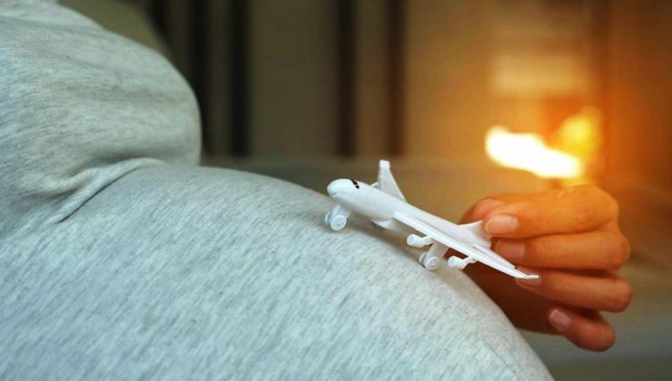 Hamileler uçağa binebilir mi, zararlı mı?Hamilelikte uçak yolcuğu hakkında bilinmesi gerekenler
