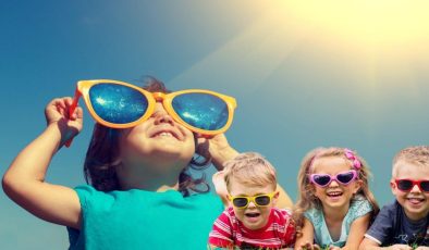 Çocuklar için en uygun güneş gözlüğü nasıl olmalı? Çocuk gözlüklerinin özellikleri…