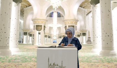 Emine Erdoğan BAE’deki Pir Zayed Cami’yi ziyaret etti