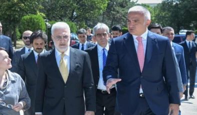 Bakan Nuri Ersoy’dan Tamer Karadağlı’ya manalı ziyaret!