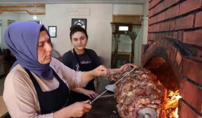 Erzurum’da anne kızdan bir ilk! Cağ kebabı salonu işletiyorlar