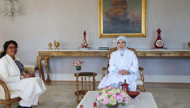 Emine Erdoğan Malcolm X’in kızı İlyasa Şahbaz ile bir ortaya geldi