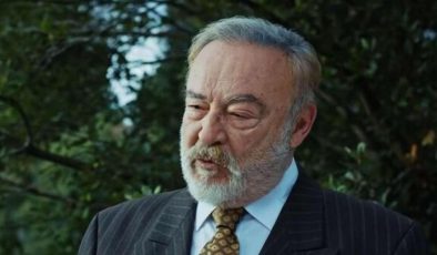 Usta oyuncu Mehmet Ulay hayatını kaybetti!